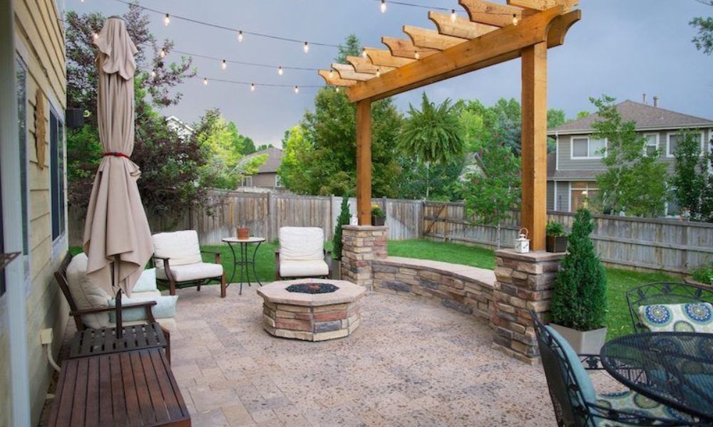 Decks vs. Patios: What’s the Difference?