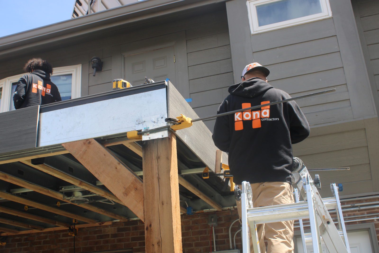 How To Choose the Best Deck Material
