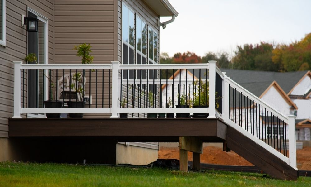 5 Tips To Help You Choose the Best Railing for Your Deck